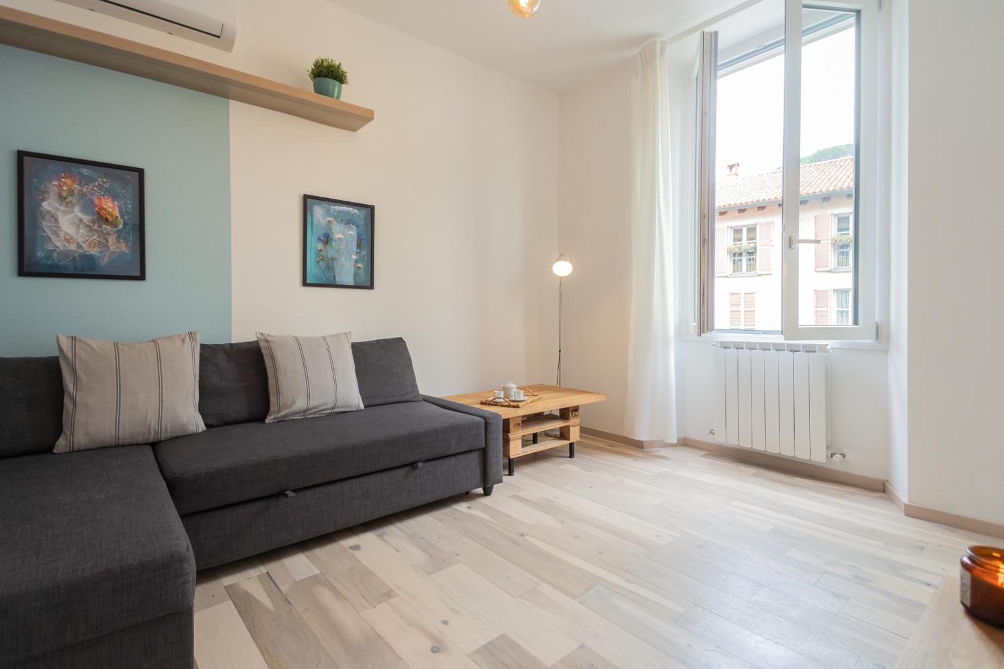 Old Court Hideaway By Rent All Como Exterior foto
